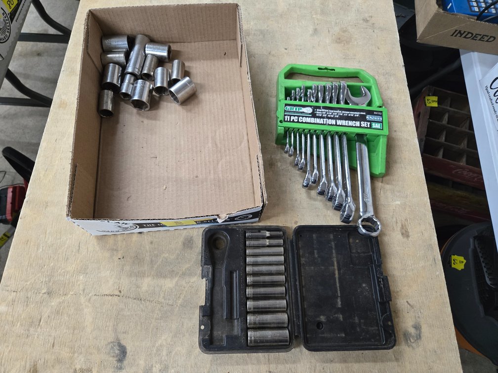11 Piece combination wrench set, Craftsman sockets