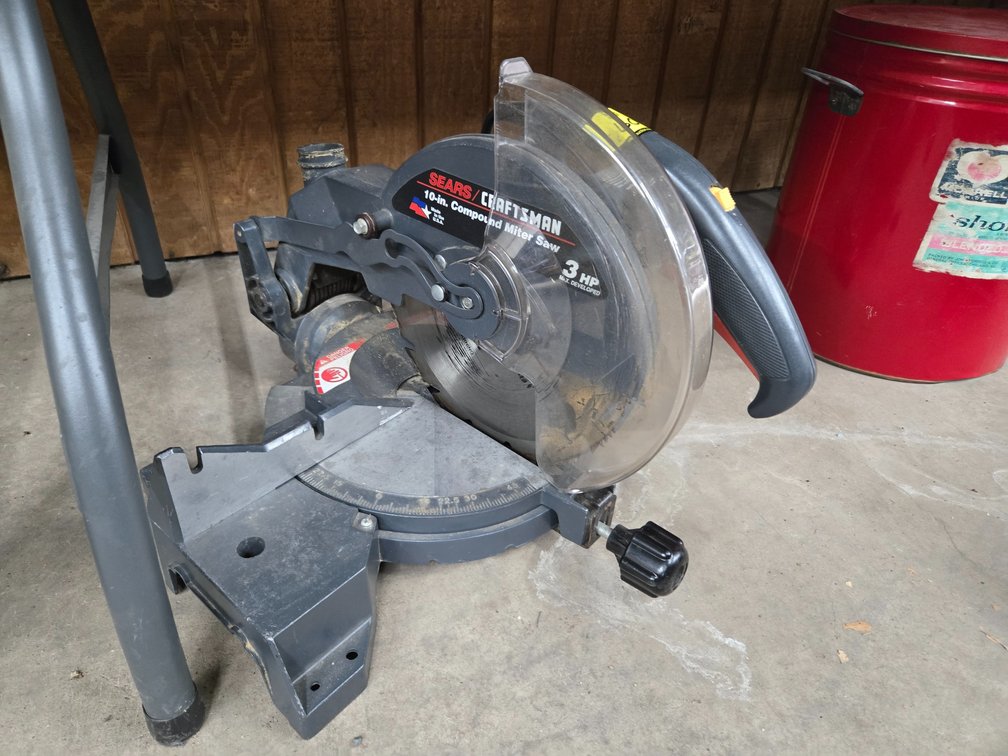 Craftsman 10" compound miter saw