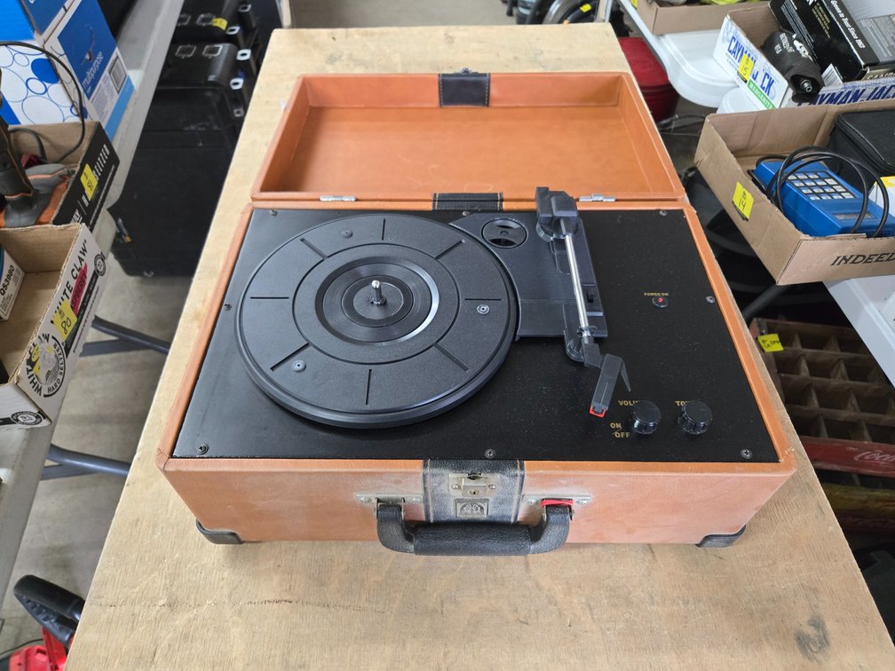 Suitcase phonograph