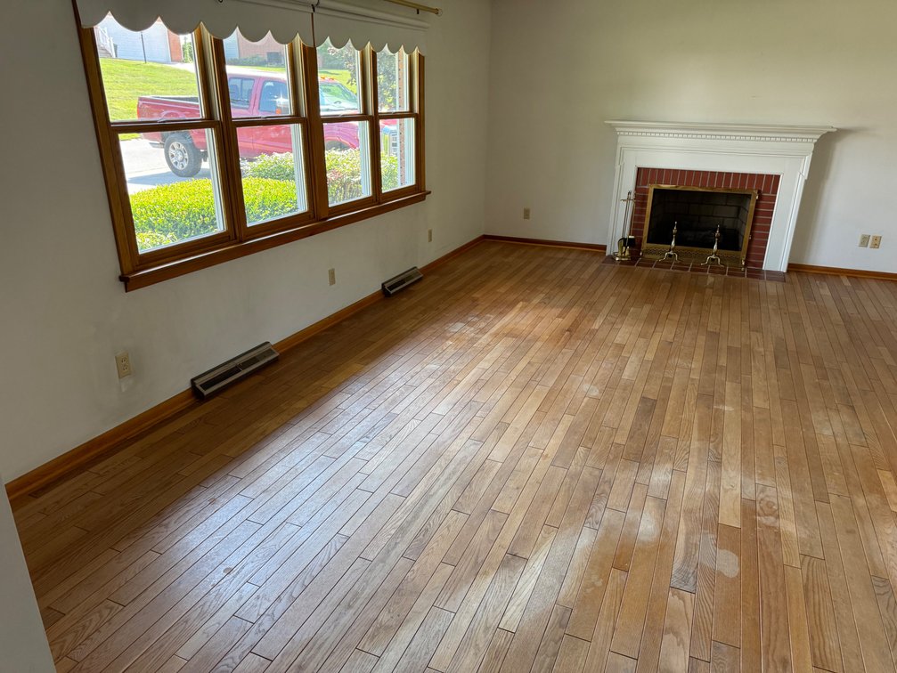 Image for Live Onsite Real Estate Auction with Online Bidding