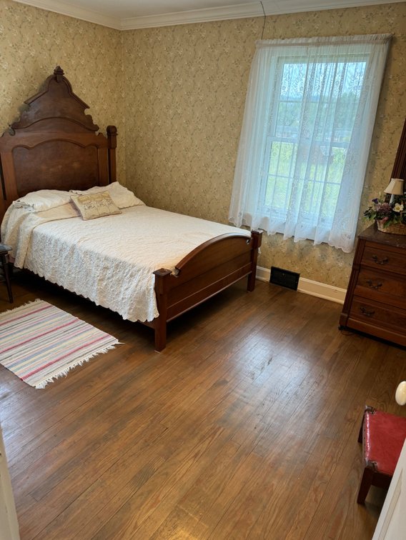 Image for Live Onsite Real Estate Auction with Online Bidding