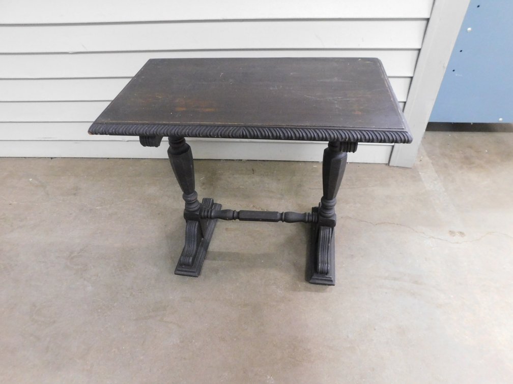 Wood End Table 15" x 26" x 23" T