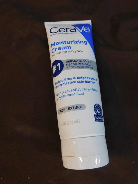 CeraVe Moisturizing Cream 8 FL oz, New