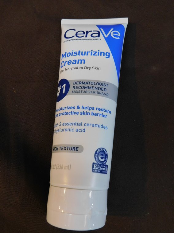 CeraVe Moisturizing Cream 8 FL oz, New