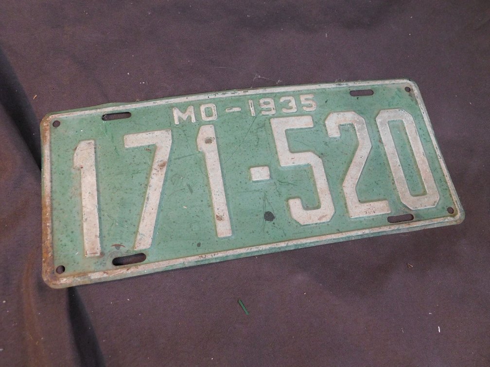 Vintage 1935 MO License Plate