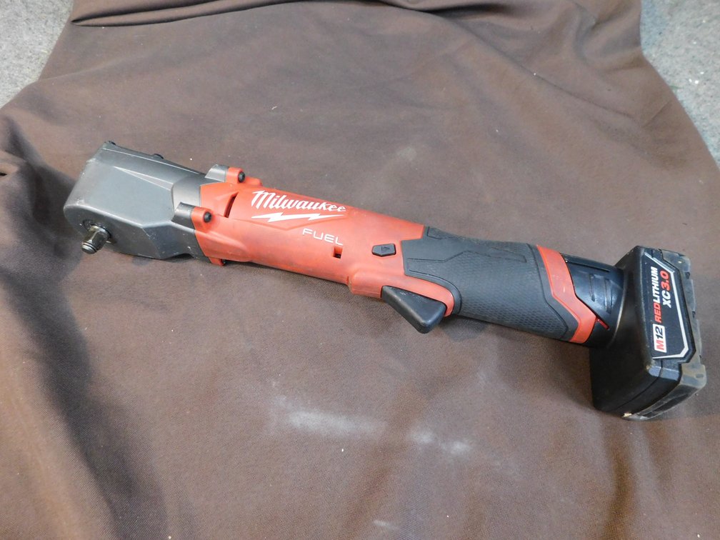Milwaukee 3/8" Friction Ring Right Angle Impact Wrench 12V with Battery, Works