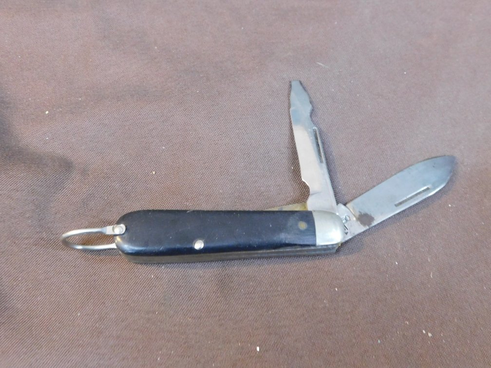 Vintage 2 Blade Pocket Knife
