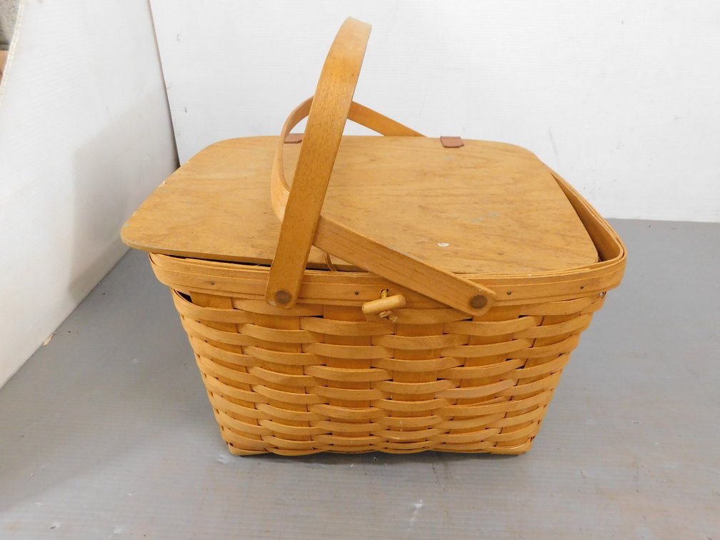 Longaberger 2nd Picnic Basket 16" x 13 1/2" x 10"