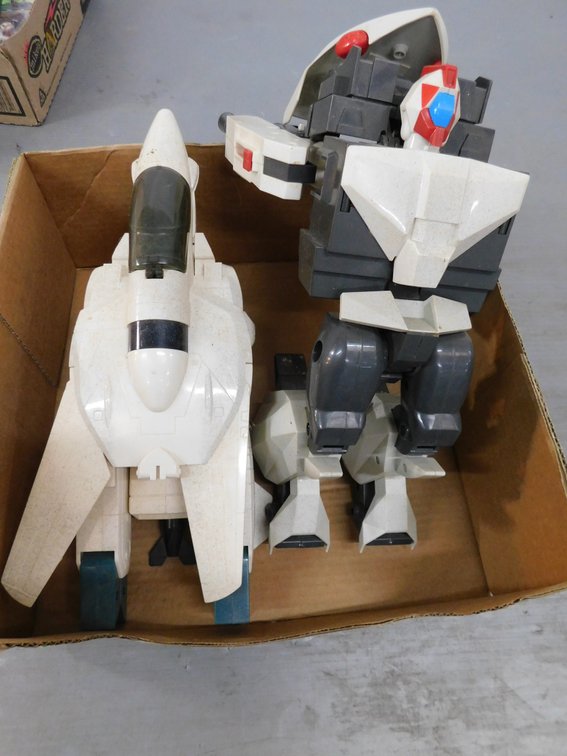 2 Large RoboTech Action Figures 1985 & 1995
