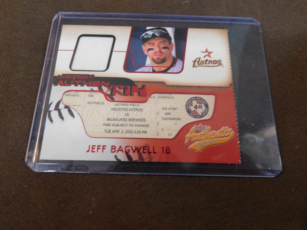 2002 Jeff Bagwell Game Worn Jersey Card by Fleer