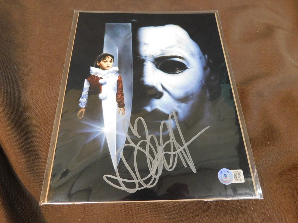 Michael Myers Mini Poster Signed by Danielle Harris, Please Preview Beckett #BE98965
