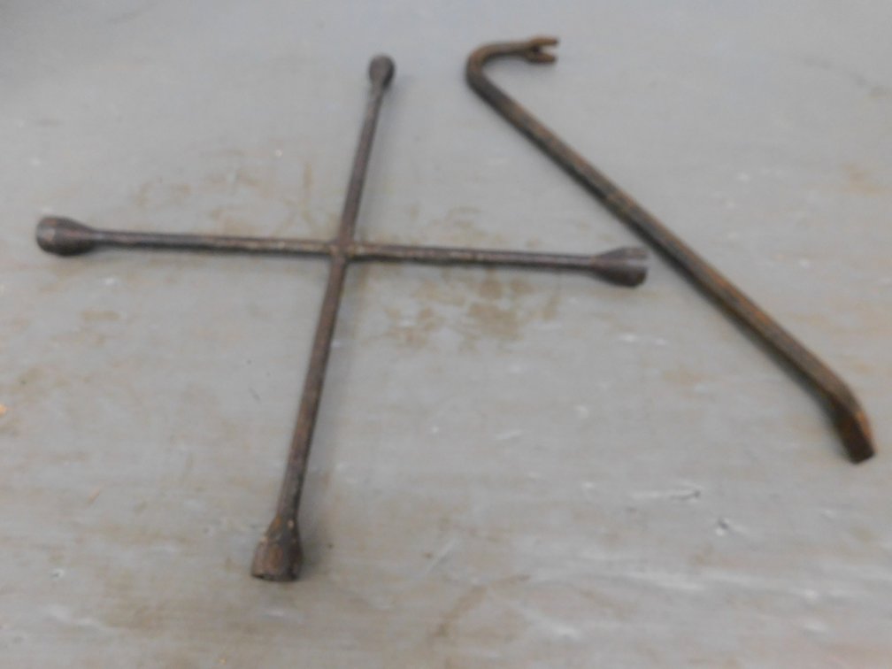 Auto Four Way Tool & Crow Bar