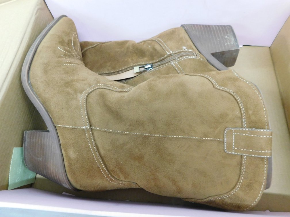 Sam & Libby Lady's Boots Size 8 1/2