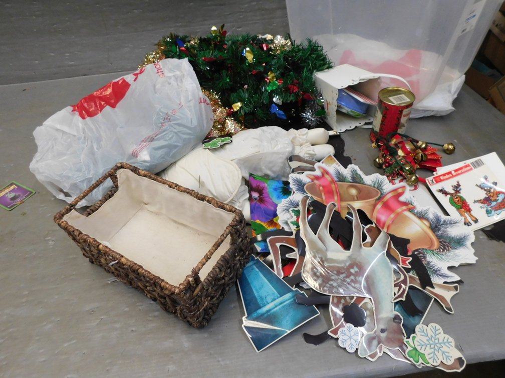 Clear Tote With Christmas D\uFFFdcor