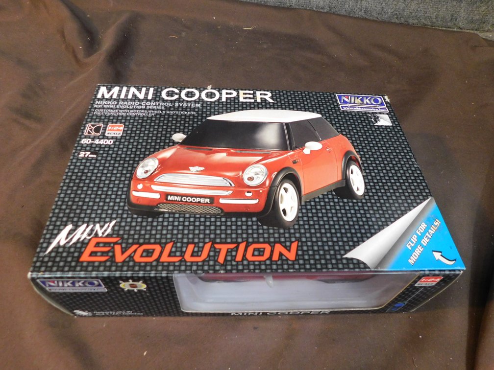 Nikko 1:24 Scale Mini Cooper RC Car