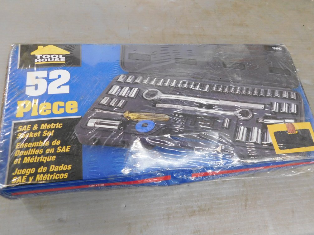 Tool House 52 Piece SAE & Metric Socket Set, New