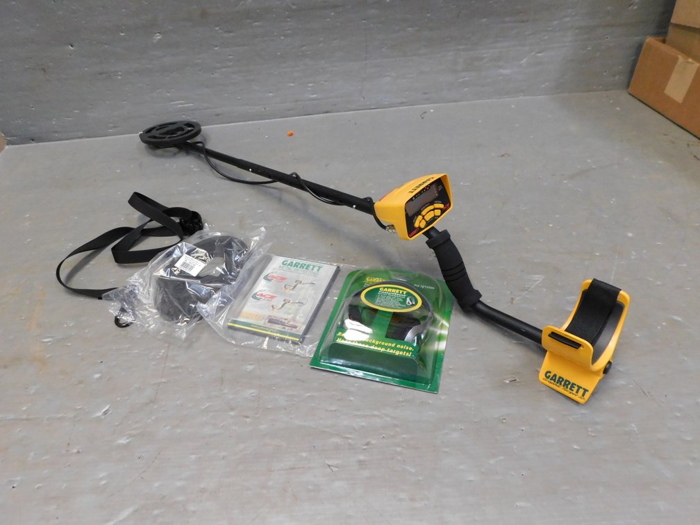 Garrett ACE 250 Metal Detector