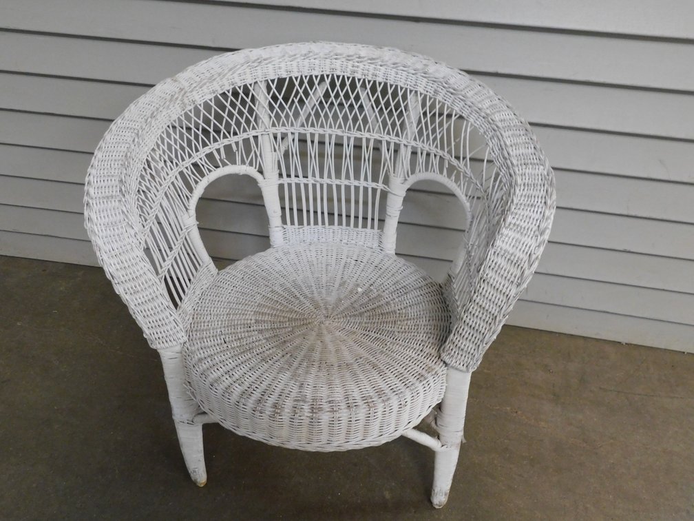 White Wicker Patio Chair