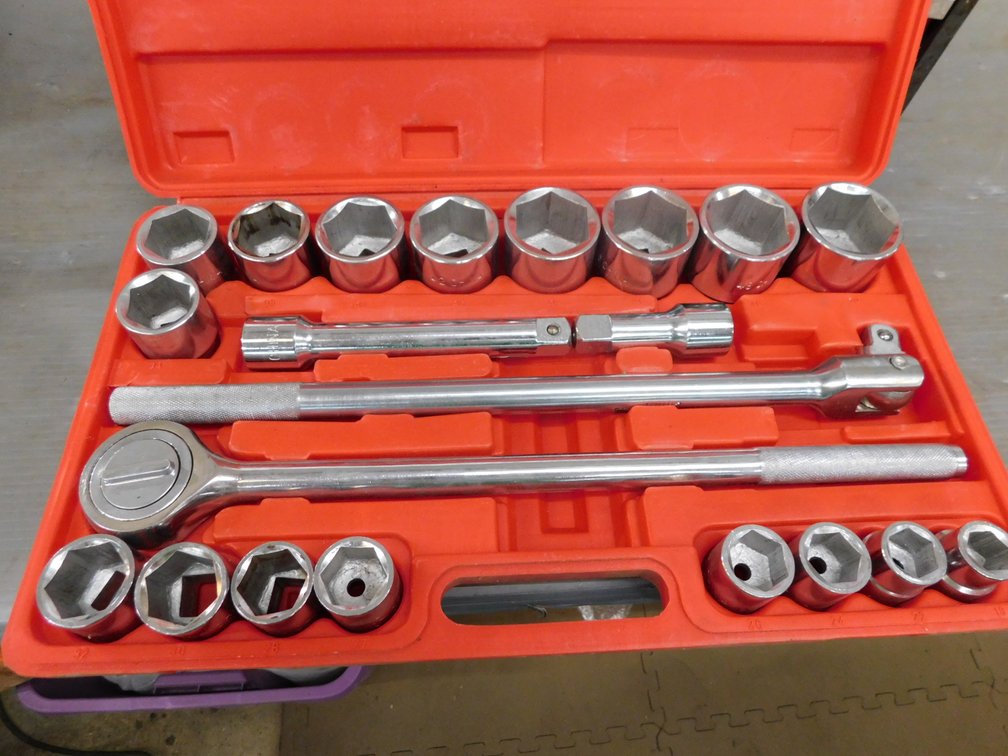 Michigan Industrial Tools 3/4" Socket Set, in Hard Case