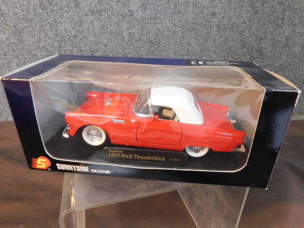 Sunny Side Collection 1:34 Scale Superior 1955 Ford Thunderbird, New in Package