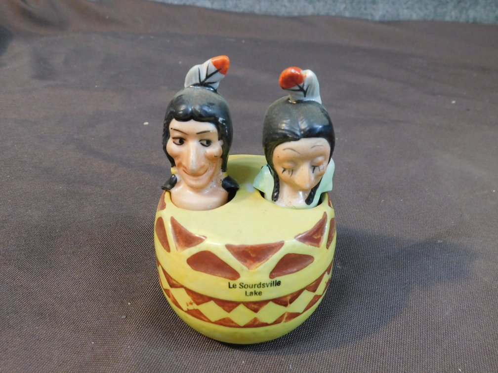Vintage Ceramic Souvenir Nodder Salt & Pepper Shaker Set From Le Sourdsville Lake