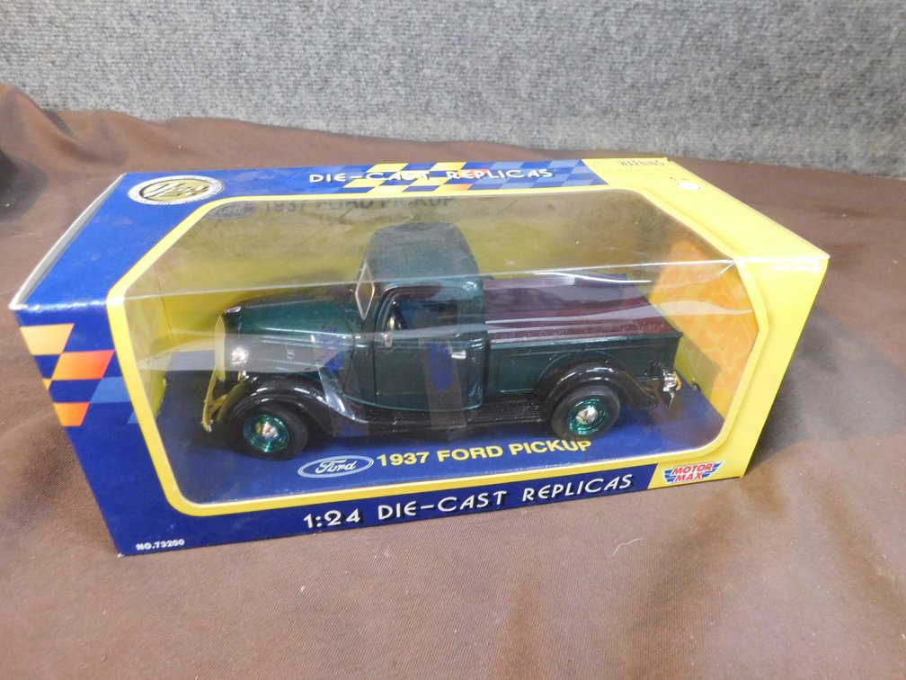 Motor Max 1:24 Scale Die Cast Replicas 1937 Die-Cast Replicas, New In Package