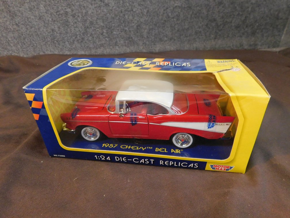 Motor Max 1:24 Scale Die Cast Replicas 1957 Chevy Bel Air, New in Package