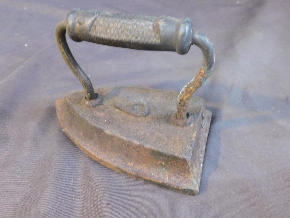 Cast Iron Sad Iron 6"