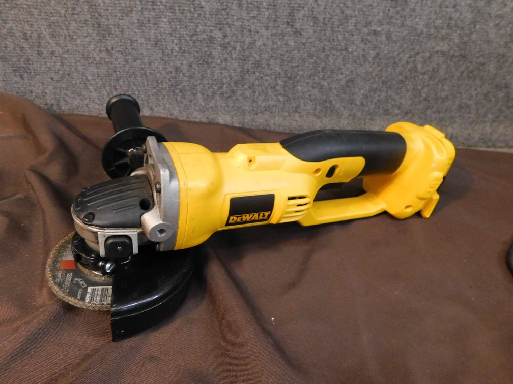 Dewalt 4 1/2" Heavy Duty Cordless Cut-Off Tool DC411, Tool Only, 18V Tool with 20 V Adapter