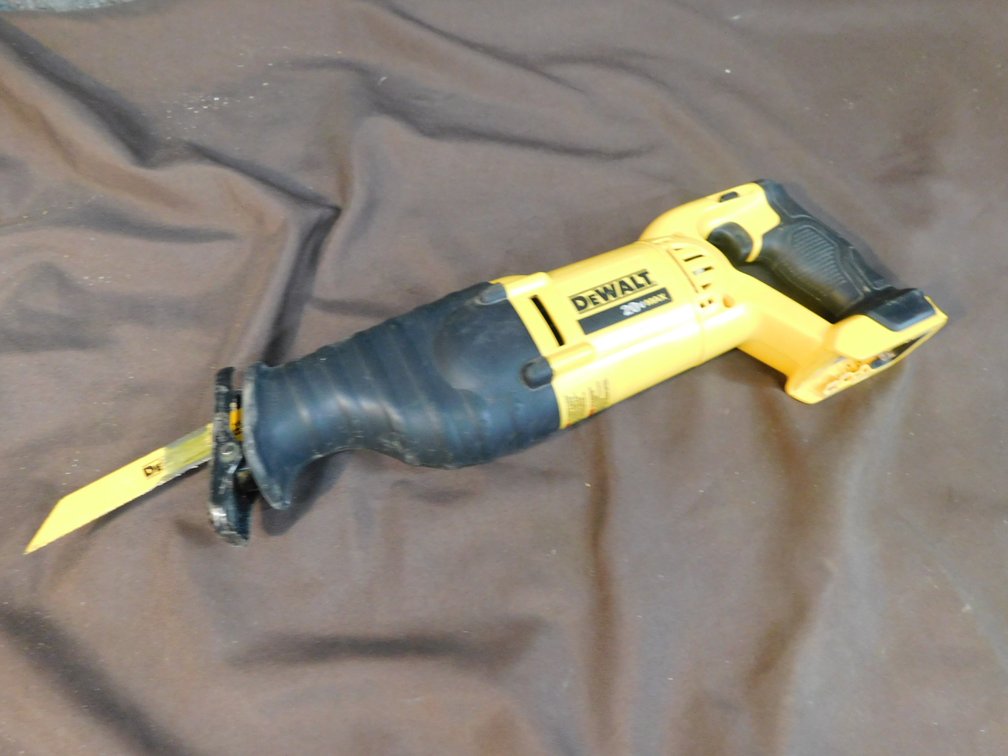 Dewalt Variable Speed Reciprocating Saw DCS381, Tool Only