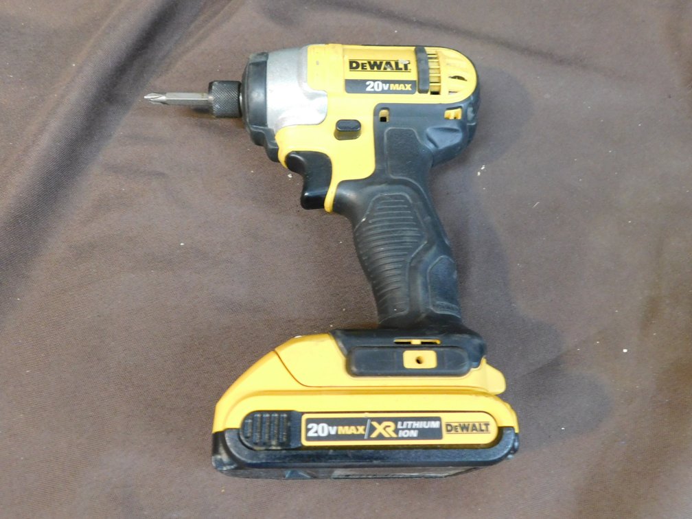 Dewalt 1/4" Cordless Impact Driver DCF885 with Battery 20V