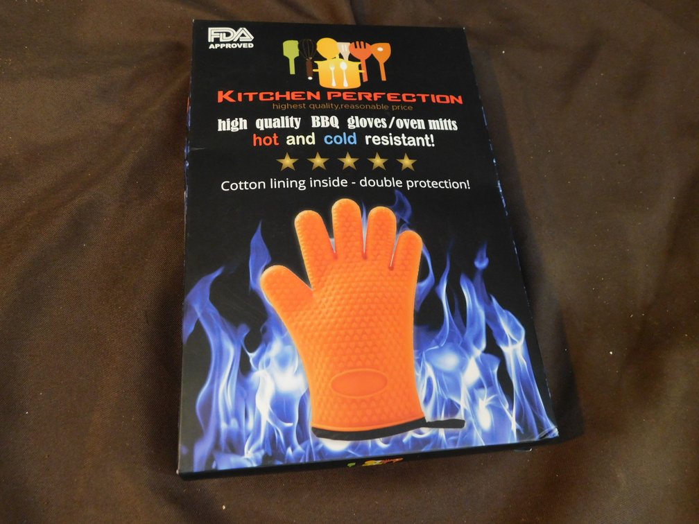 Kitchen Perfection BBQ Gloves/Oven Mitt, Appears New