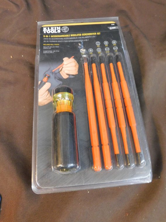 Klein Tools 8 in 1 Interchangeable Insulated Screwdriver Set