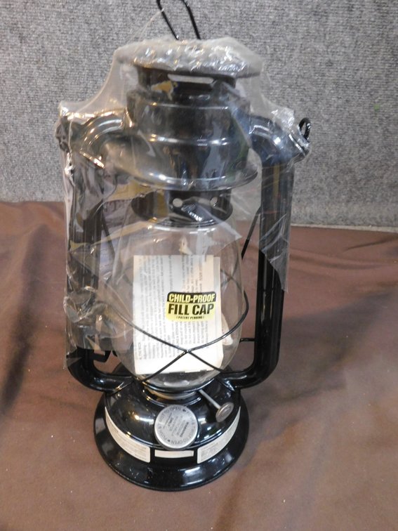 Weatherrite Oil Lantern, New