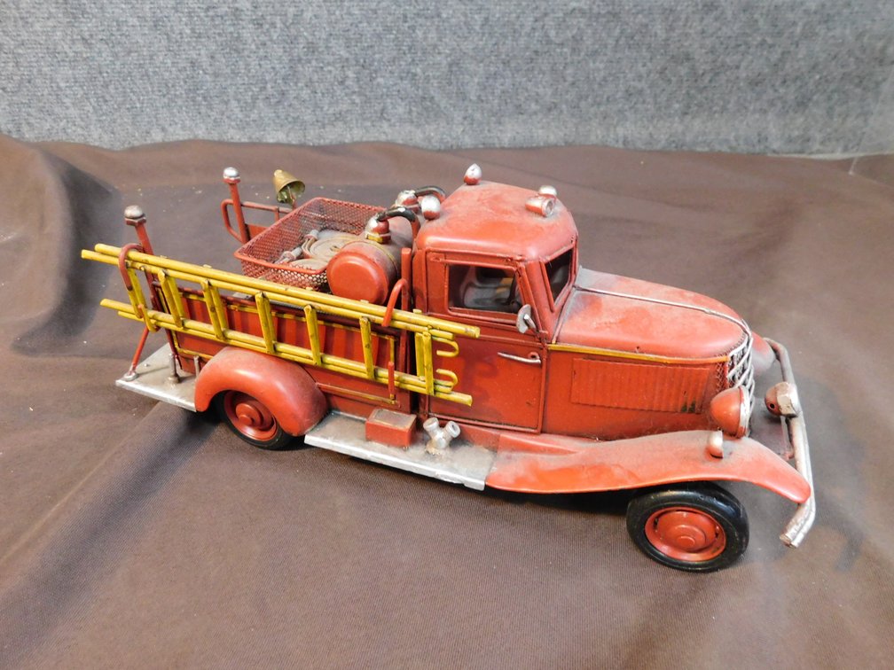 Metal Decorative Fire Truck 12" L