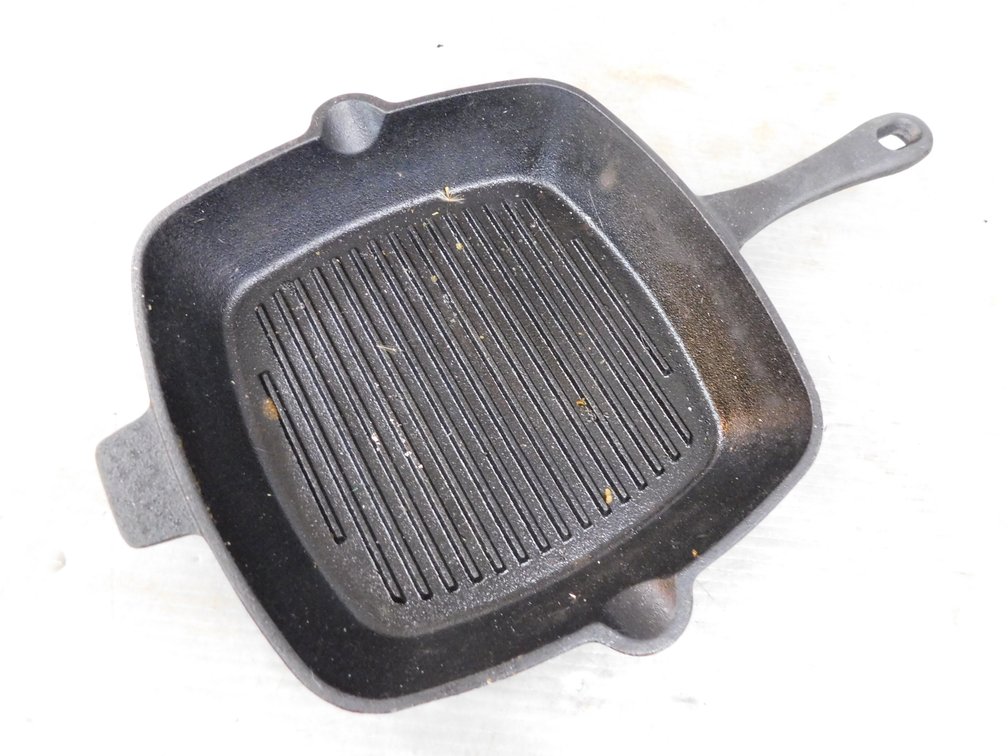 Cast Iron Griddle Skillet 10"
