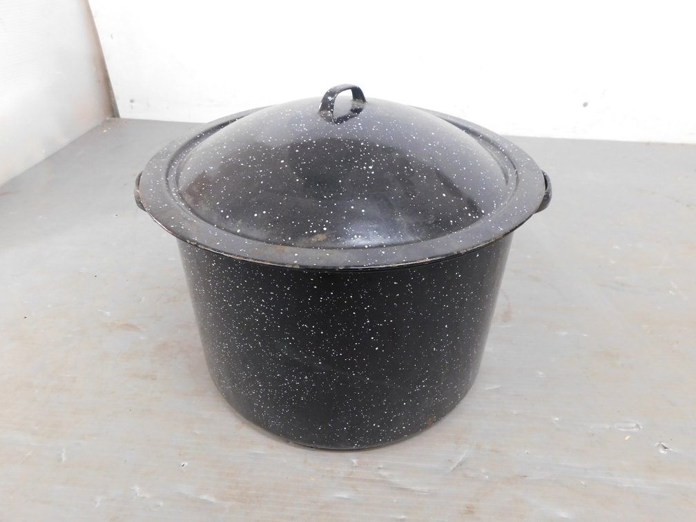 Graniteware 21 Qt. Stock Pot with Lid