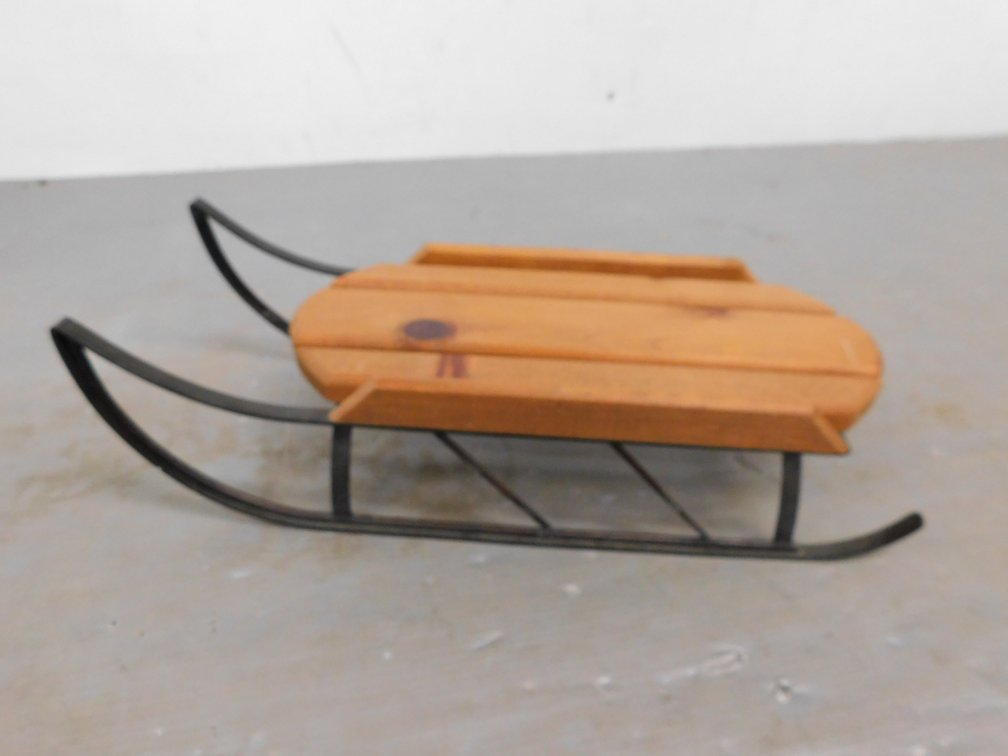 Metal Runner Sled 20" x 7 1/2"