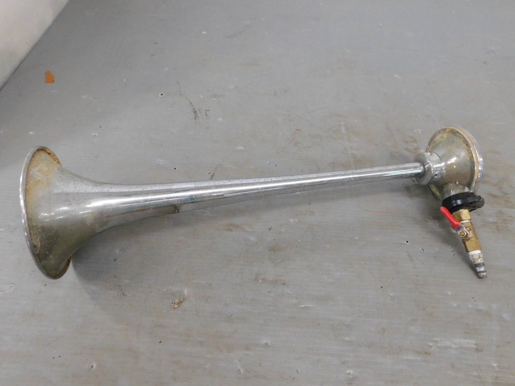 20 1/2" L Air Horn