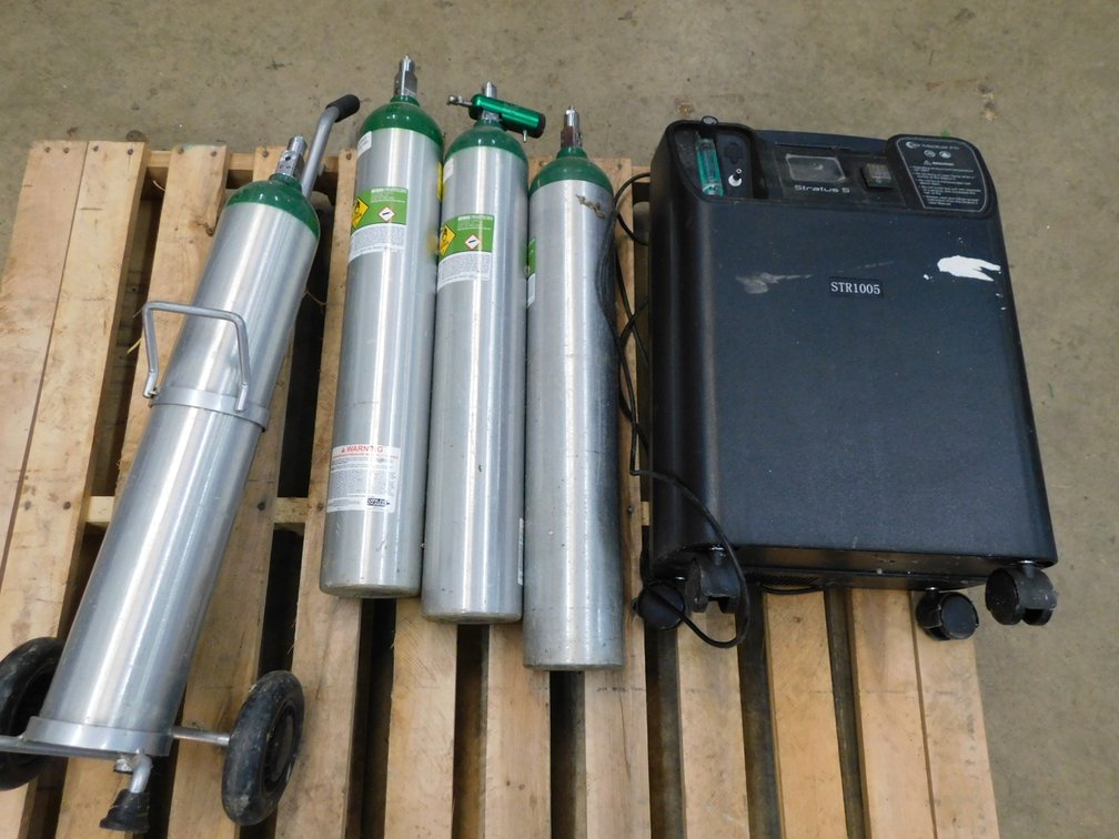 Stratus 5 Air Machine with Four Oxygen Tanks