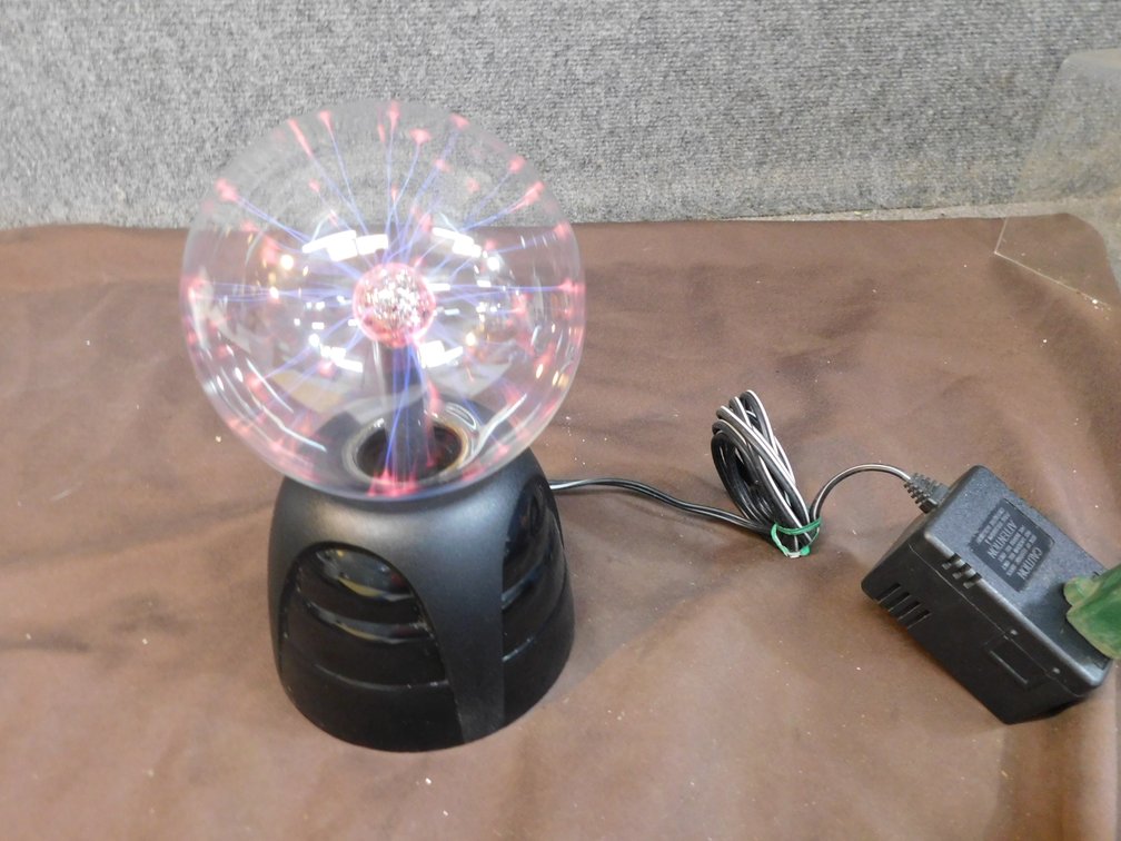 8" T Plasma Ball with A Touch Sensitive Glass Globe