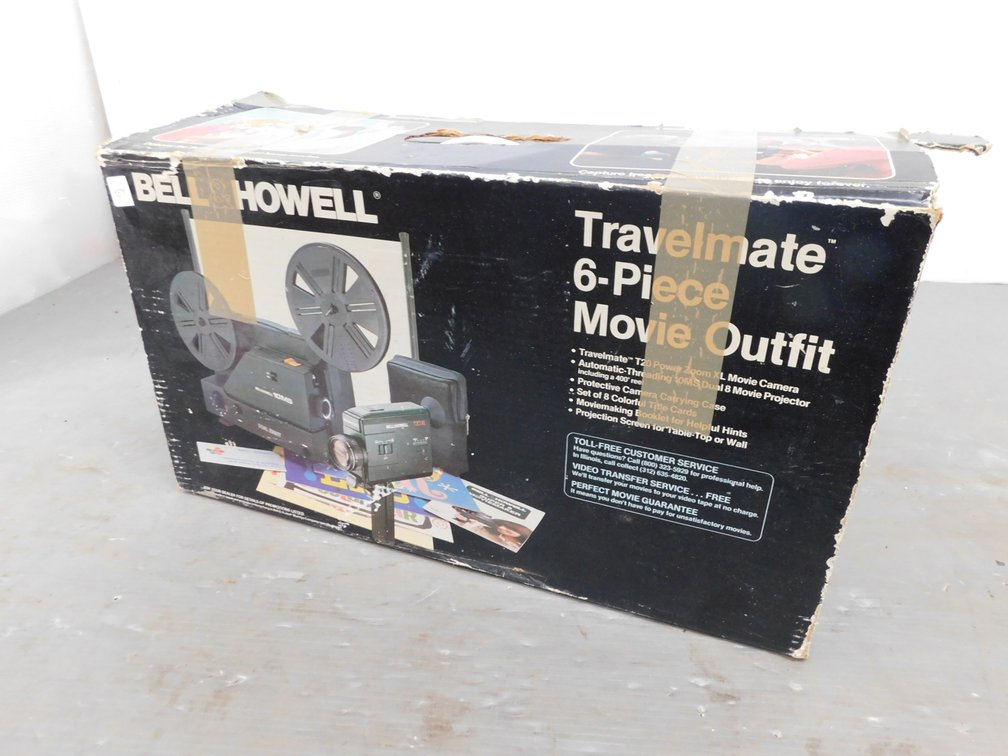 Bell & Howell Travelmate 6 Piece Movie Outfit, unsure if complete