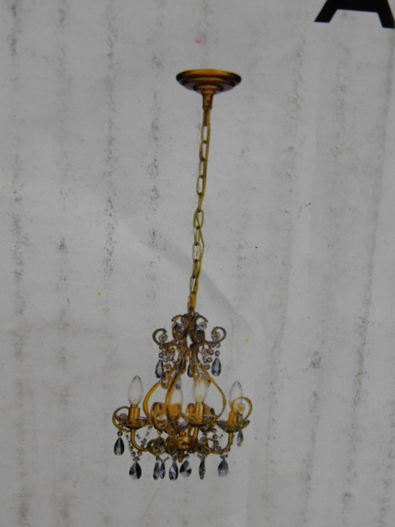 Aloa D\uFFFdcor Chandelier, Appears New in Box