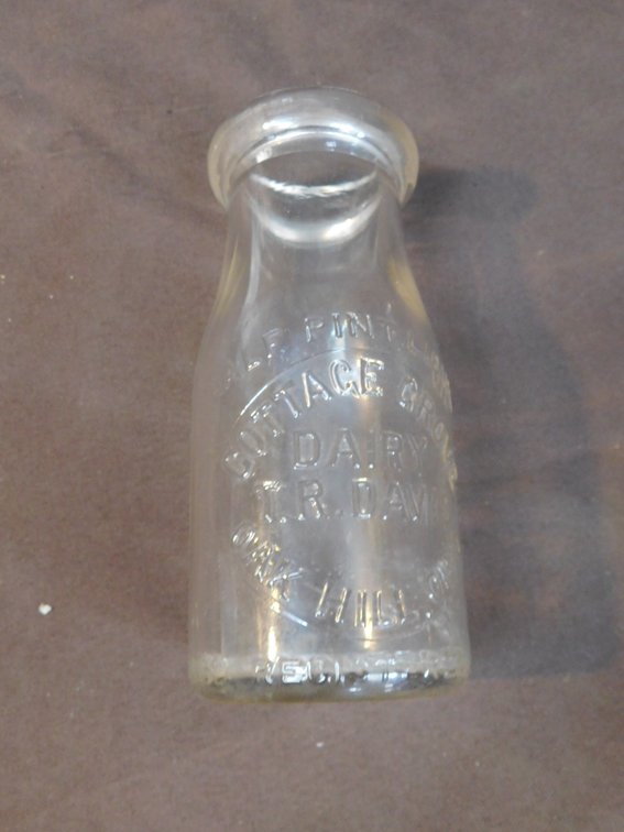 Vintage Half Pint Cottage Grove Dairy, T.R. Davis, Oak Hill Ohio Milk Bottle