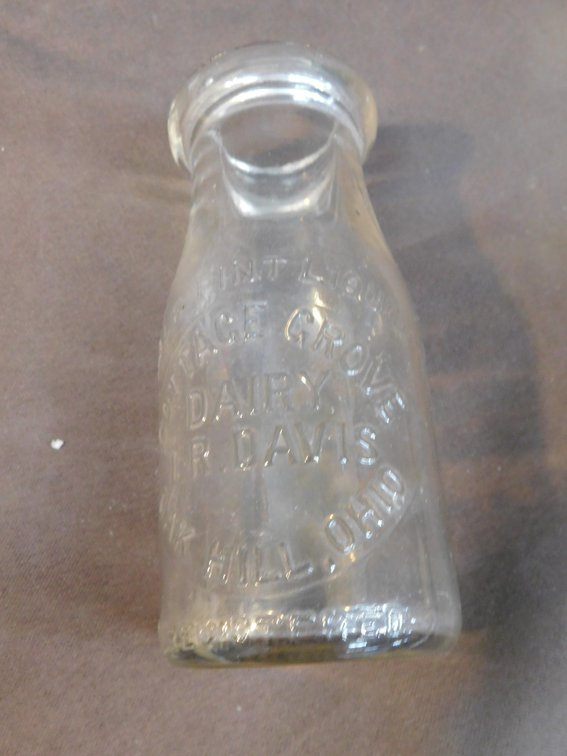 Vintage Half Pint Cottage Grove Dairy, T.R. Davis, Oak Hill Ohio Milk Bottle