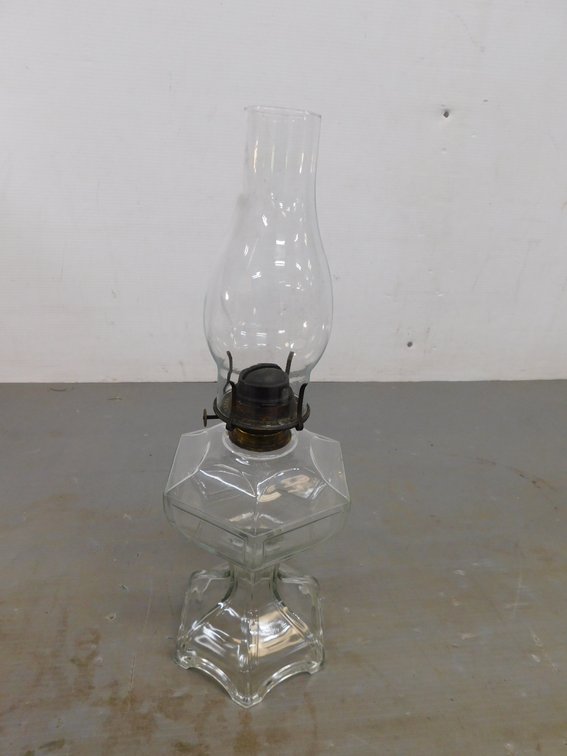 Vintage Eldorado W B G Corp Glass Oil Lamp 19" T