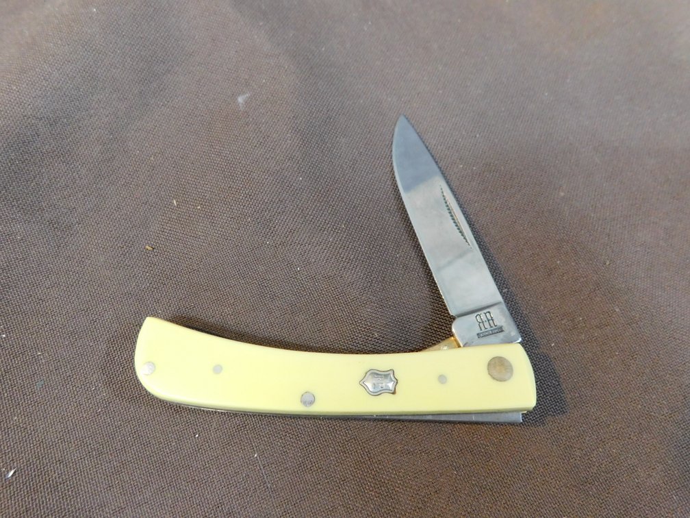 Rough Rider RR817 Smooth Yellow Synthetic Handle Knife