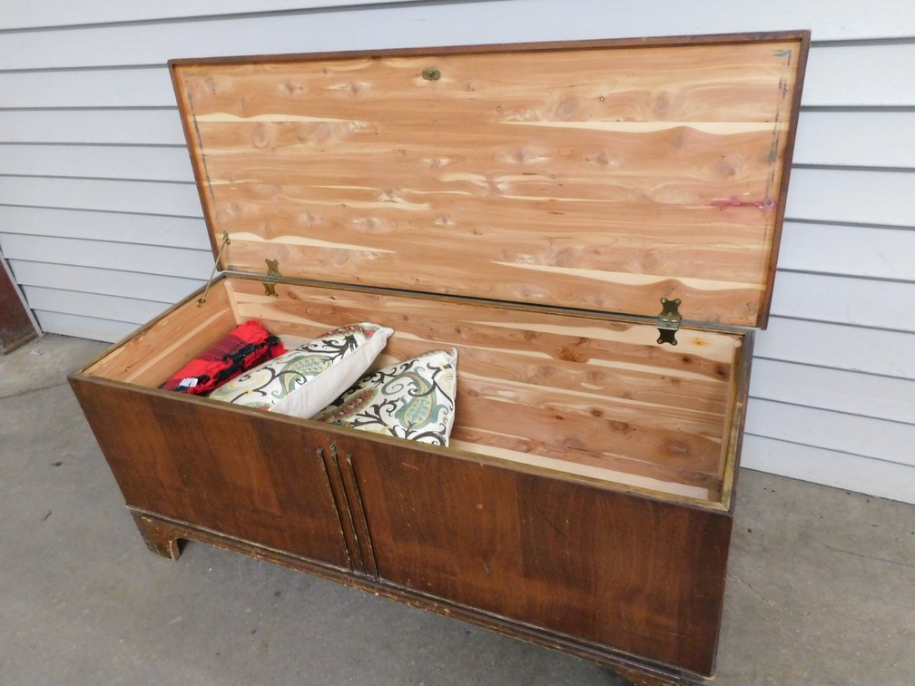 Cedar Chest 47" x 18 1/2" x 20"