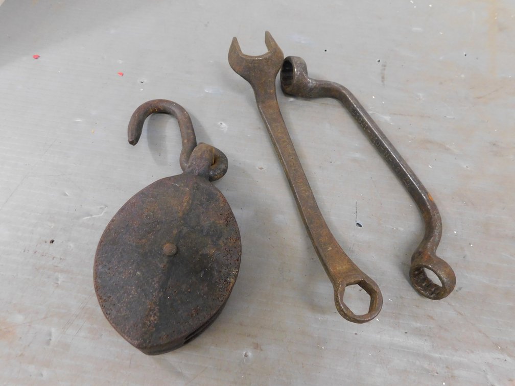 Vintage Tools, Metal Pulley 6"