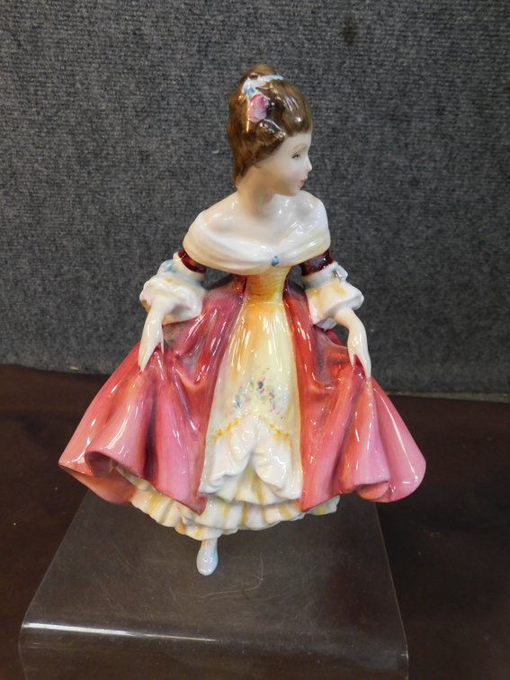 Royal Doulton Southern Belle 8" T Figurine